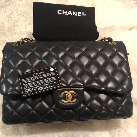 CHANEL Handbags - Chanel Classic Lambskin Jumbo